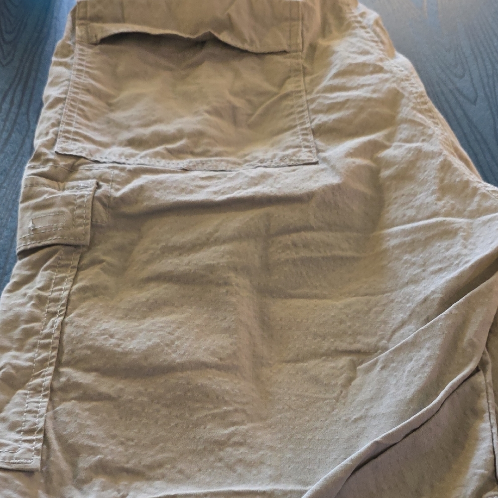 Denizen from Levi's Light Gray Cargo Shorts - Picture 4 of 5